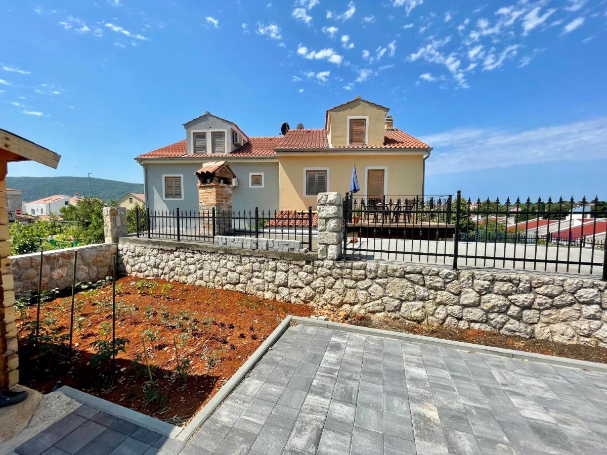 Lovro #1 & #2 Apartments Cres Εξωτερικό φωτογραφία