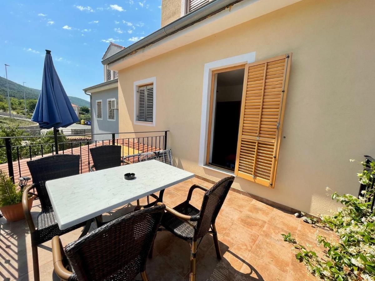 Lovro #1 & #2 Apartments Cres Εξωτερικό φωτογραφία