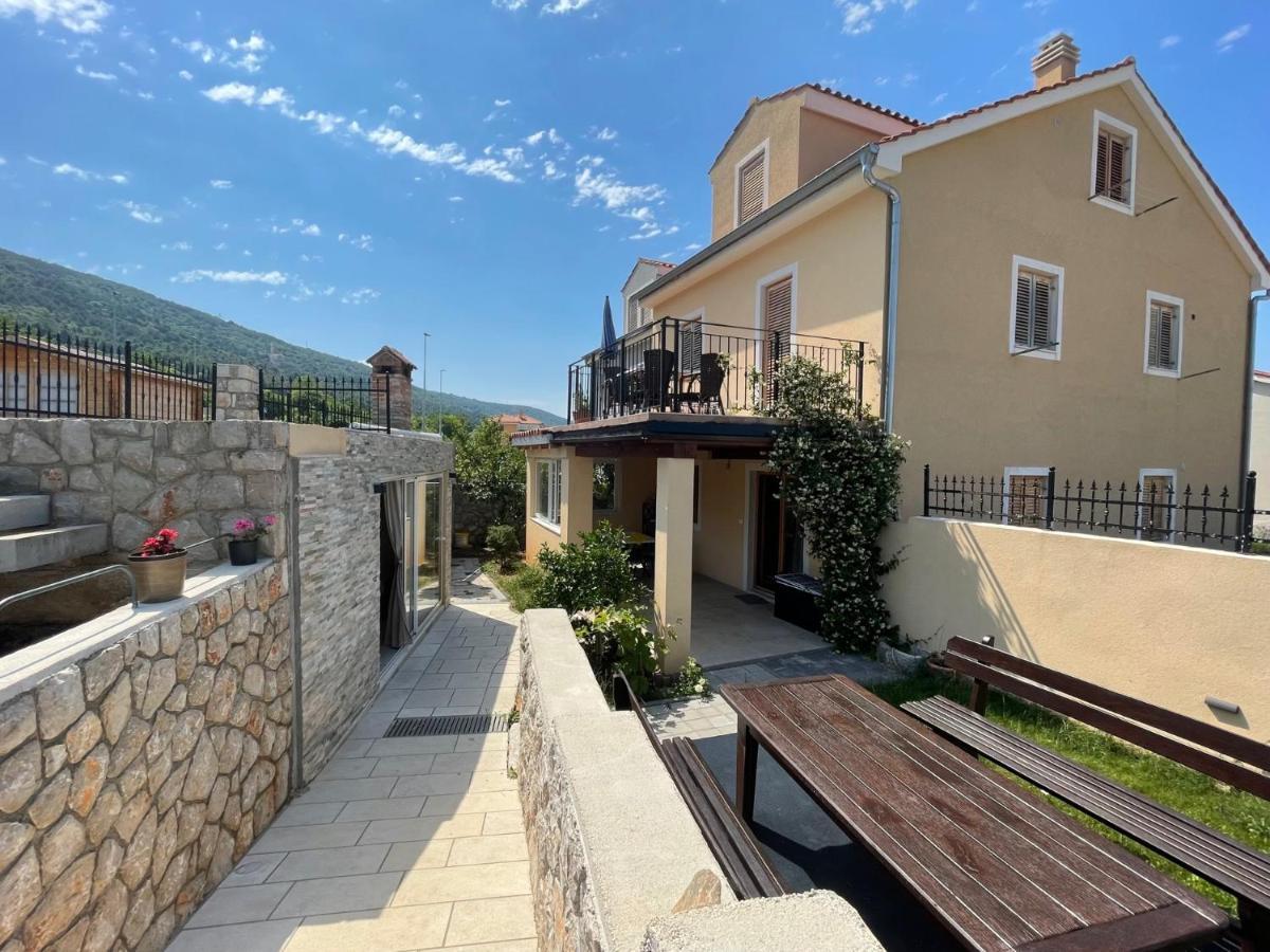 Lovro #1 & #2 Apartments Cres Εξωτερικό φωτογραφία