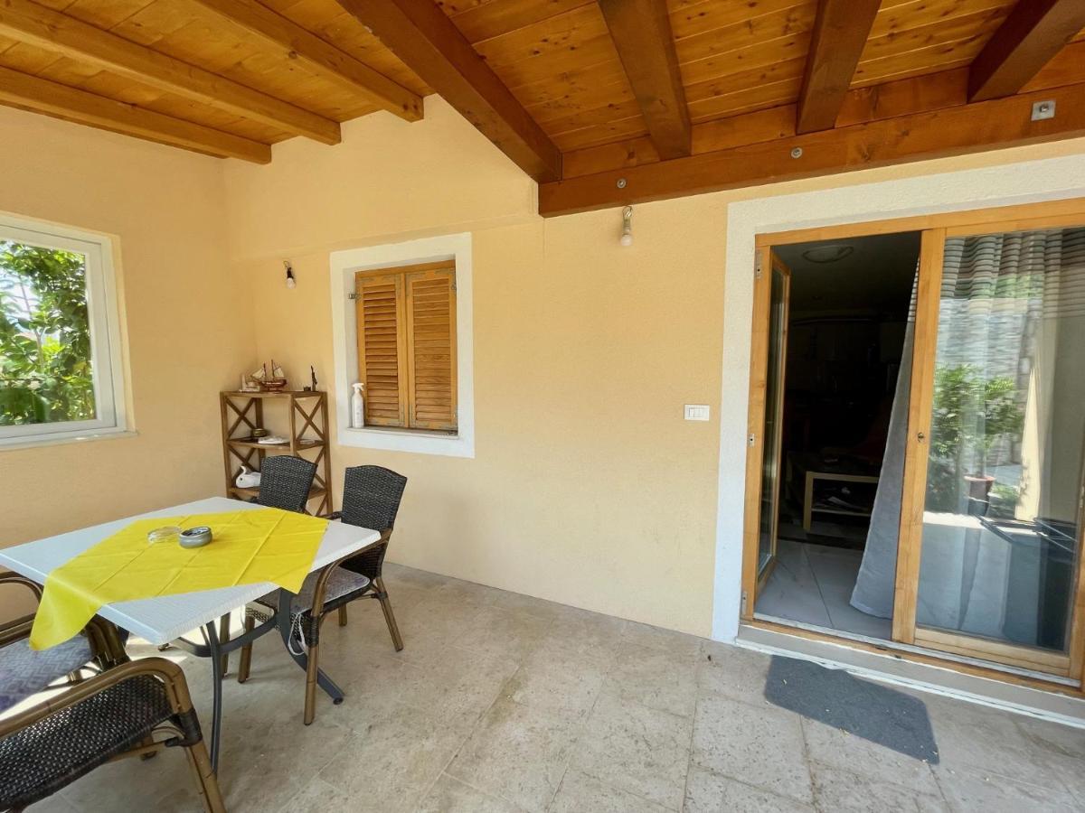 Lovro #1 & #2 Apartments Cres Εξωτερικό φωτογραφία