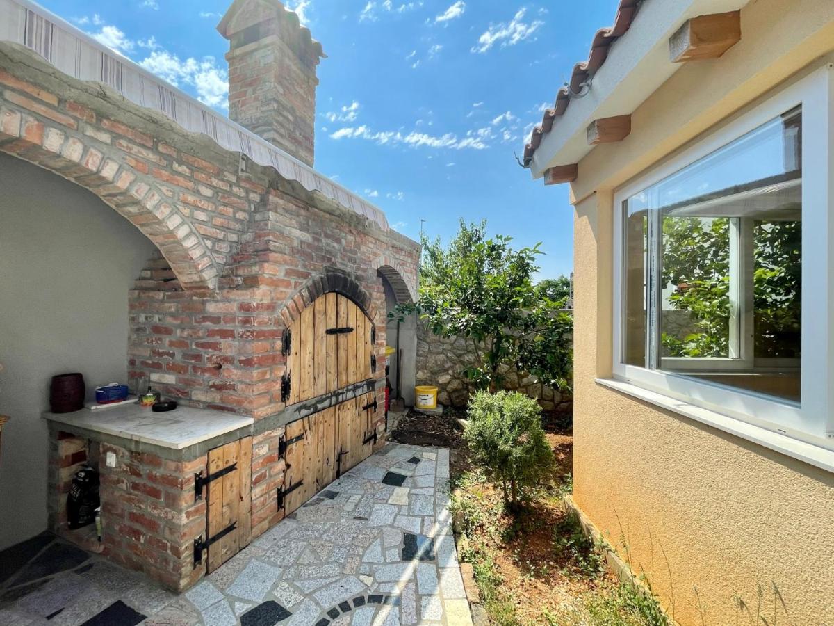 Lovro #1 & #2 Apartments Cres Εξωτερικό φωτογραφία