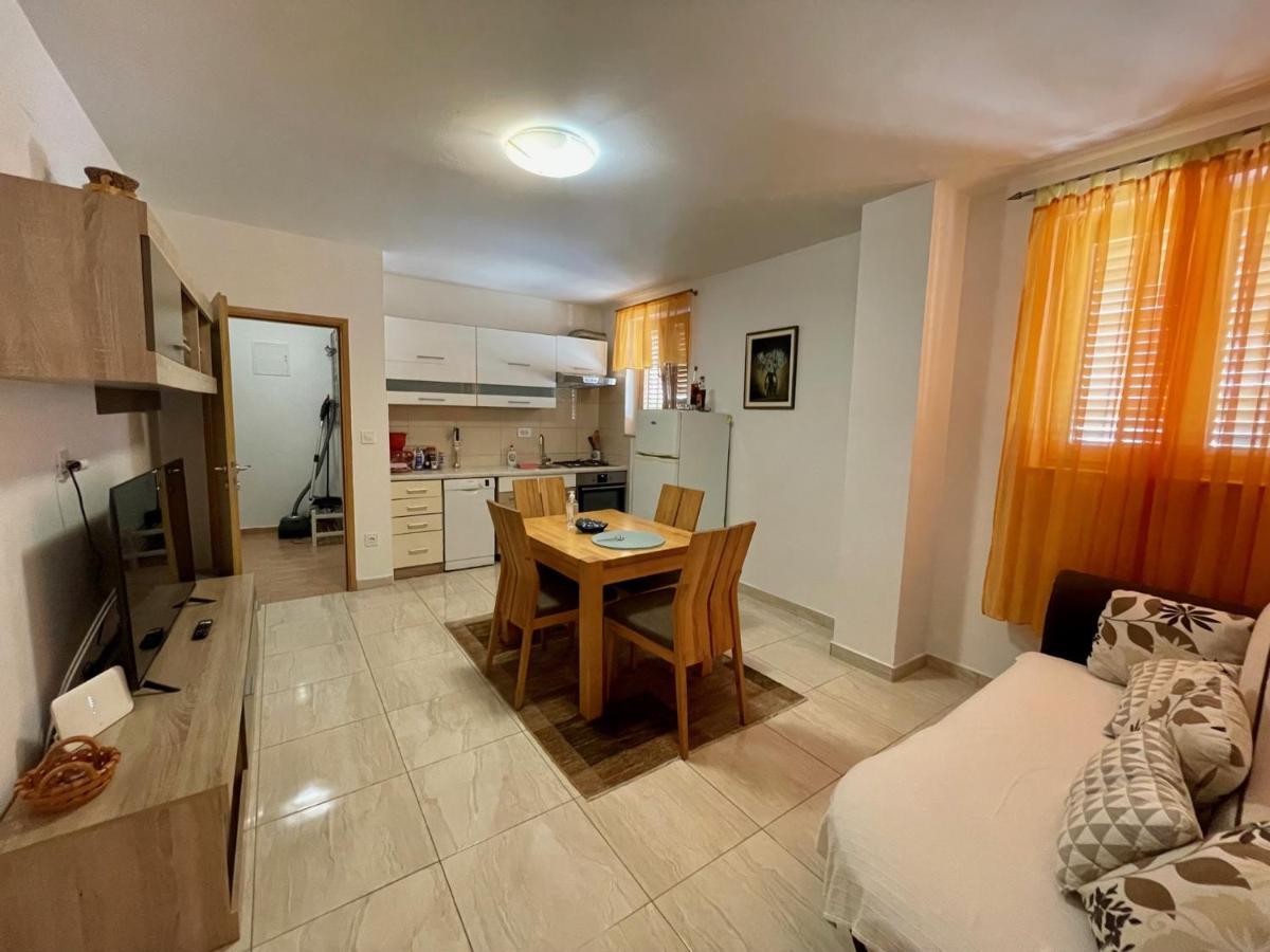 Lovro #1 & #2 Apartments Cres Εξωτερικό φωτογραφία