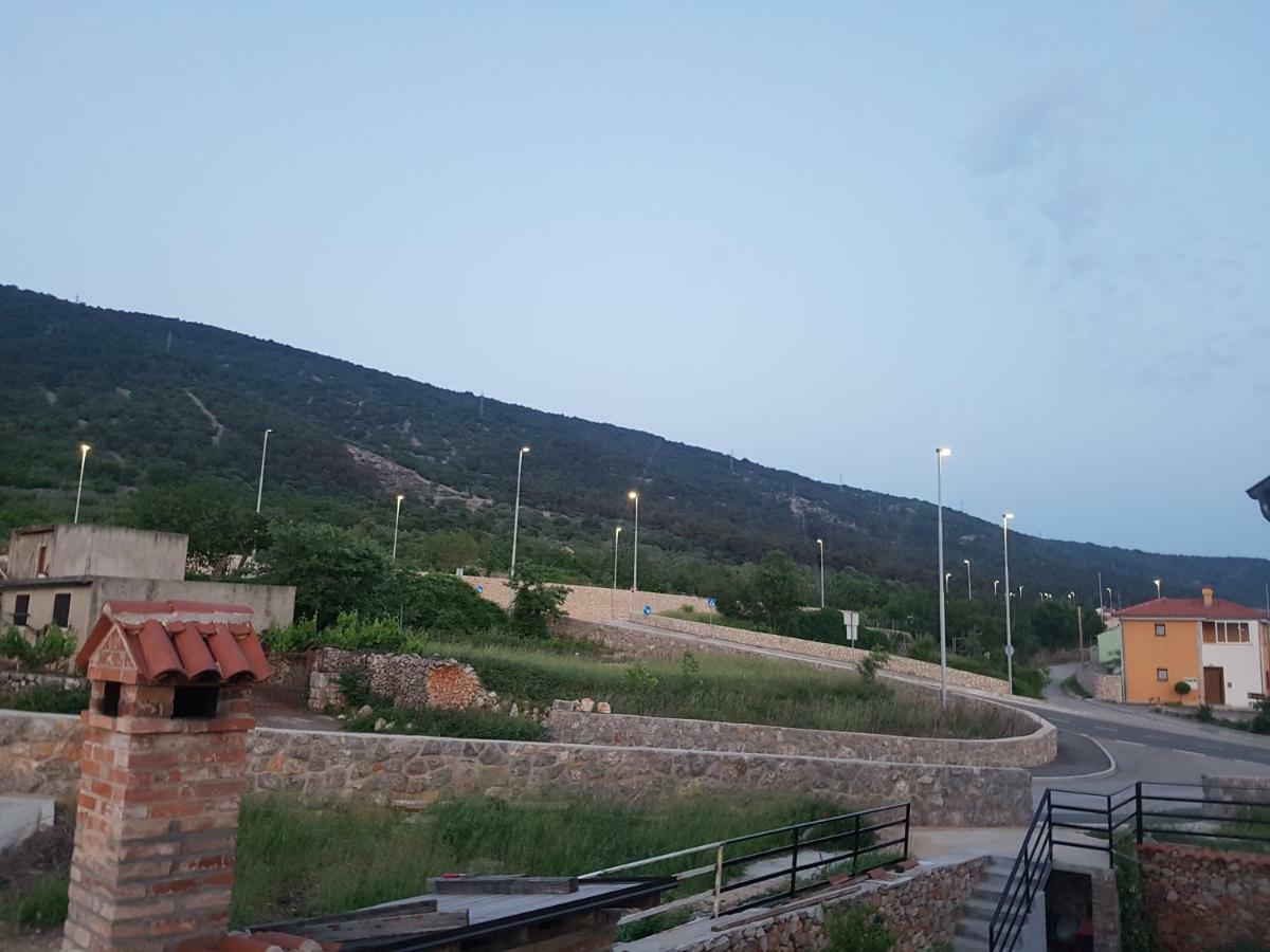 Lovro #1 & #2 Apartments Cres Εξωτερικό φωτογραφία